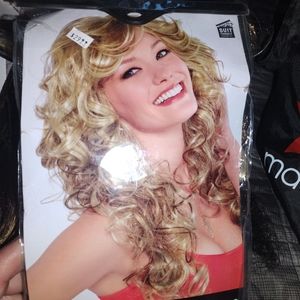 Halloween party wig blonde worn once
